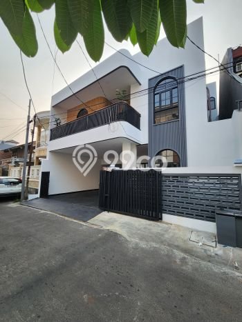 Rumah Elit Modern Tanpa Renovasi di Kemang Jakarta Selatan Rumah Elit Modern Tanpa Renovasi di Kemang Jakarta Selatan
