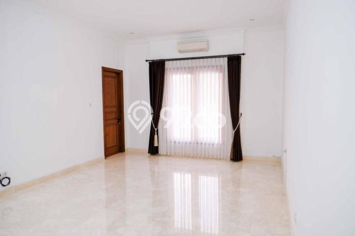 Siap Huni Rumah Mewah 5 Kamar di Cilandak Dekat ke Mana Saja Siap Huni Rumah Mewah 5 Kamar di Cilandak Dekat ke Mana Saja