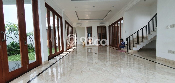 Dijual Rumah Luas Elegan Dengan View Eksklusif di Pondok Indah, Jakarta Selatan Dijual Rumah Luas Elegan Dengan View Eksklusif di Pondok Indah, Jakarta Selatan