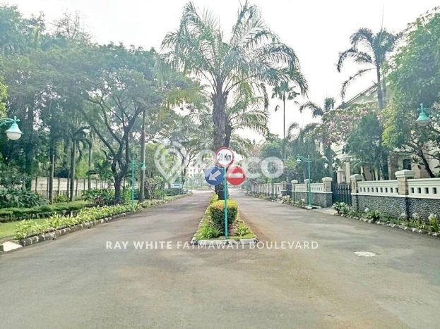 Hunian Mewah LB 435m2 Siap Pakai Desain Elegan di Kemang, Jakarta Selatan Hunian Mewah LB 435m2 Siap Pakai Desain Elegan di Kemang, Jakarta Selatan