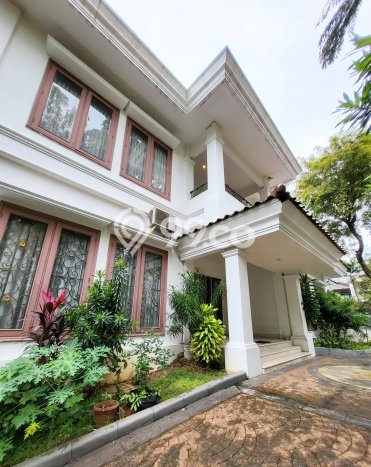 Rumah Elit Modern Tanpa Renovasi di Mega Kuningan Jakarta Selatan Rumah Elit Modern Tanpa Renovasi di Mega Kuningan Jakarta Selatan