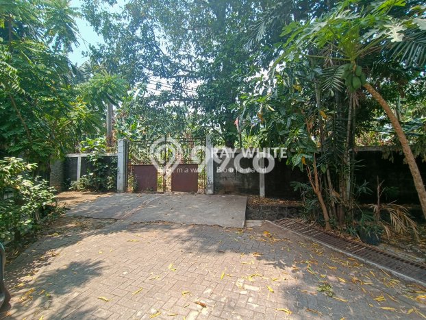 Tanah Dijual Lokasi Strategis di Jakarta Selatan dengan Luas 2504m2 Tanah Dijual Lokasi Strategis di Jakarta Selatan dengan Luas 2504m2