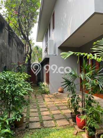 Kemang Modern Minimalist House With Super Comfort Location Kemang Modern Minimalist House With Super Comfort Location