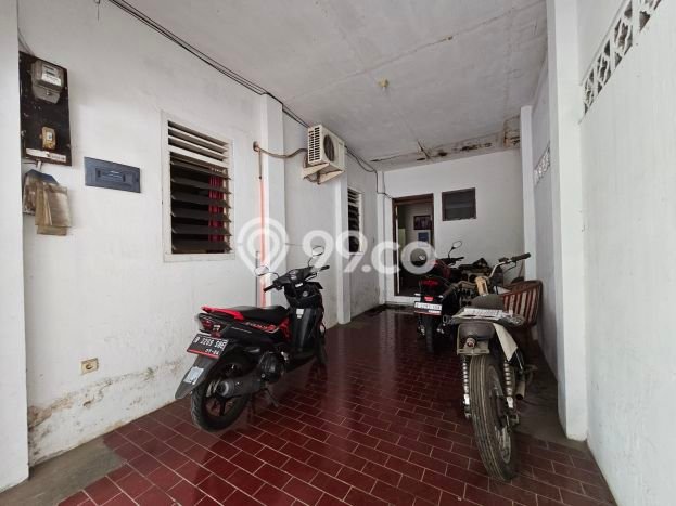 Rumah kontemporer dlm komplek mpr belakang citos cilandak Rumah kontemporer dlm komplek mpr belakang citos cilandak