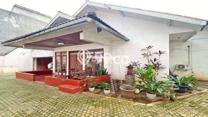 Jual Segera Rumah 5 KT 3 KM di Pejaten, Jakarta Selatan Jual Segera Rumah 5 KT 3 KM di Pejaten, Jakarta Selatan