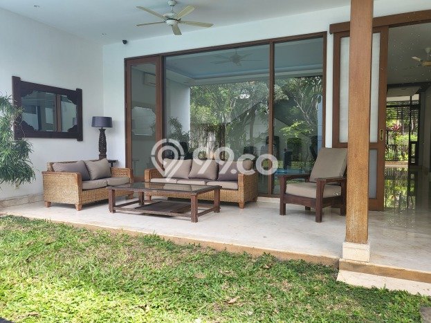 For Sale! Premium House LT 581m2 Desain Modern di Patra Kuningan For Sale! Premium House LT 581m2 Desain Modern di Patra Kuningan