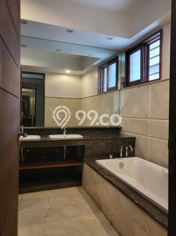 For Sale! Premium House LT 581m2 Desain Modern di Patra Kuningan For Sale! Premium House LT 581m2 Desain Modern di Patra Kuningan