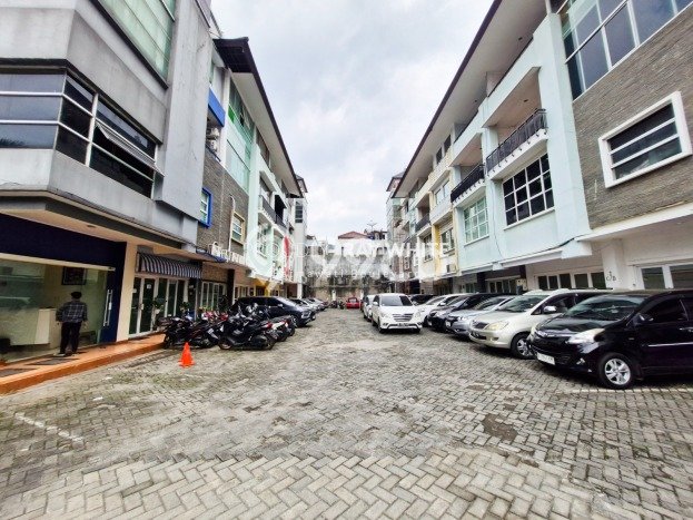 Ruko Disewakan Kawasan Radio Dalam, Luas 275m², Area Bisnis, Jalan Strategis Ruko Disewakan Kawasan Radio Dalam, Luas 275m², Area Bisnis, Jalan Strategis