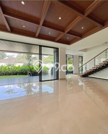 Dijual Rumah Luas Elegan Dengan View Eksklusif di Kemang, Jakarta Selatan Dijual Rumah Luas Elegan Dengan View Eksklusif di Kemang, Jakarta Selatan