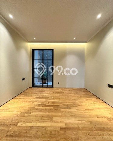 Rumah Eksklusif Siap Huni LT 370m2 di Kebayoran Baru, Jakarta Selatan Rumah Eksklusif Siap Huni LT 370m2 di Kebayoran Baru, Jakarta Selatan