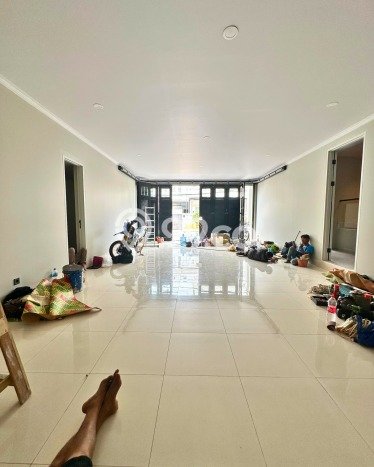 Rumah Eksklusif Siap Huni LT 370m2 di Kebayoran Baru, Jakarta Selatan Rumah Eksklusif Siap Huni LT 370m2 di Kebayoran Baru, Jakarta Selatan