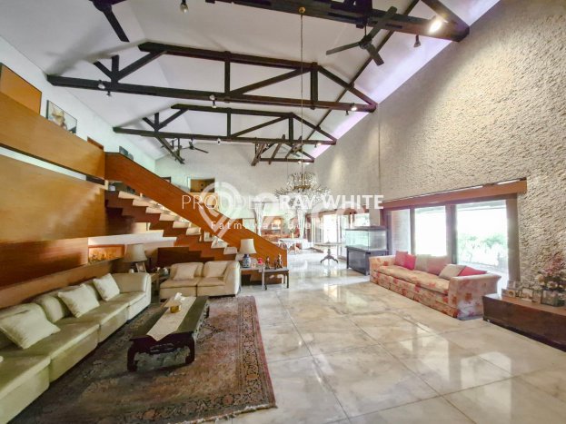 For Sale! Luxury House LT 1844m2 Desain Modern di Pondok Indah For Sale! Luxury House LT 1844m2 Desain Modern di Pondok Indah