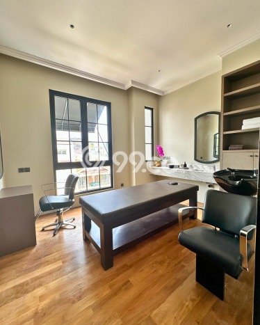 Rumah Eksklusif Siap Huni LT 370m2 di Kebayoran Baru, Jakarta Selatan Rumah Eksklusif Siap Huni LT 370m2 di Kebayoran Baru, Jakarta Selatan