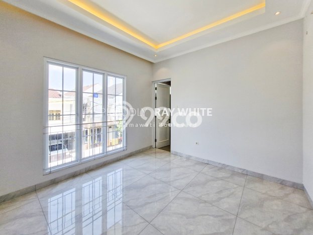 HOT DEAL! Rumah Premium di , Jakarta Selatan, LT 302m2m² LB 400m2m² HOT DEAL! Rumah Premium di , Jakarta Selatan, LT 302m2m² LB 400m2m²