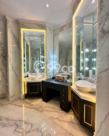 Rumah Eksklusif Siap Huni LT 370m2 di Kebayoran Baru, Jakarta Selatan Rumah Eksklusif Siap Huni LT 370m2 di Kebayoran Baru, Jakarta Selatan