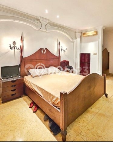 Hunian Elit LB 375m2 Siap Pakai Desain Elegan di Pondok Indah, Jakarta Selatan Hunian Elit LB 375m2 Siap Pakai Desain Elegan di Pondok Indah, Jakarta Selatan