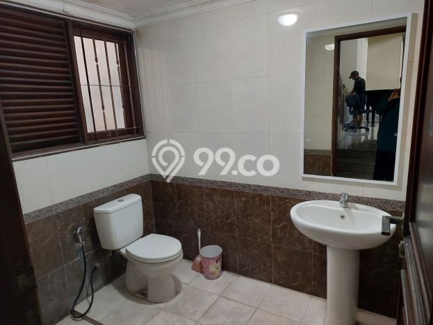 Hunian Bagus Disewakan di Cipete, Jakarta Selatan LT 748m2, LB 500m2 Hunian Bagus Disewakan di Cipete, Jakarta Selatan LT 748m2, LB 500m2
