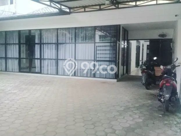 Disewakan Rumah Konsep Modern di Menteng Jakarta Pusat dengan 5 KT Disewakan Rumah Konsep Modern di Menteng Jakarta Pusat dengan 5 KT