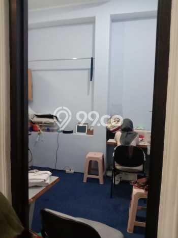 Rumah Terawat 4 KT 3 KM di , Surabaya Rumah Terawat 4 KT 3 KM di , Surabaya