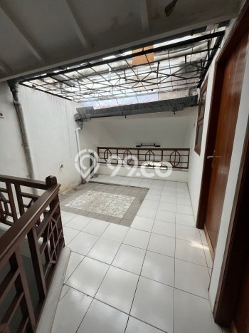 Rumah Modern 3 KT di Pakuwon City Surabaya Unfurnished Rumah Modern 3 KT di Pakuwon City Surabaya Unfurnished