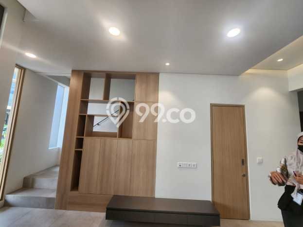 Rumah Luas Asri 3 KT Siap Huni di BSD Tangerang Rumah Luas Asri 3 KT Siap Huni di BSD Tangerang