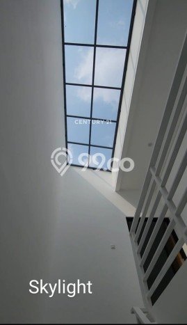 Rumah Luas Asri 4 KT Siap Huni di Meruya Jakarta Barat Rumah Luas Asri 4 KT Siap Huni di Meruya Jakarta Barat