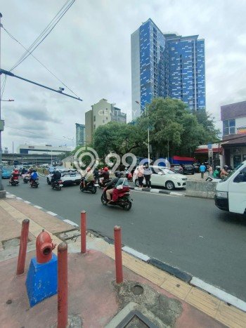Jarang Ada! Tanah di Palmerah Punya Luas 870m2 - Jarang Ada! Tanah di Palmerah Punya Luas 870m2 -