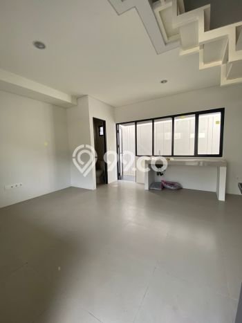 Disewakan Rumah Konsep Modern di Legok Tangerang dengan 3 KT Disewakan Rumah Konsep Modern di Legok Tangerang dengan 3 KT