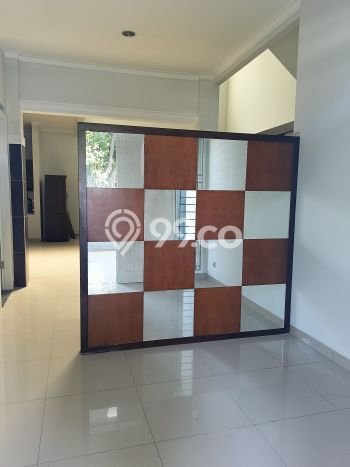 PROPERTI PILIHAN! Rumah area Batununggal, LT 180m2m² Bangunan 280m2m² PROPERTI PILIHAN! Rumah area Batununggal, LT 180m2m² Bangunan 280m2m²
