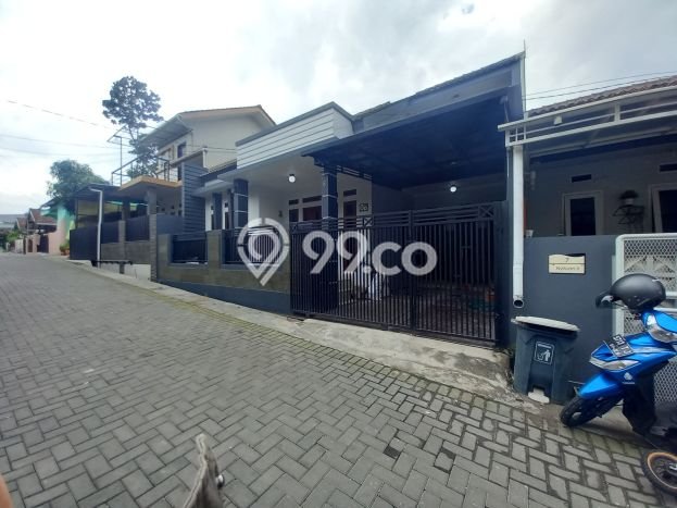 Rumah Modern 3 Kamar Terawat di Kompleks Cluster Cimahi Utara, Cimahi Rumah Modern 3 Kamar Terawat di Kompleks Cluster Cimahi Utara, Cimahi
