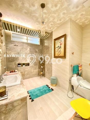 Rumah 5 KT 5 KM di Area Kebayoran Baru, Jakarta Selatan Rumah 5 KT 5 KM di Area Kebayoran Baru, Jakarta Selatan