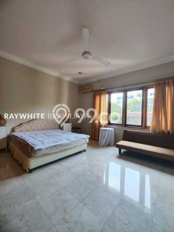 Rumah di Kemang, Dekat Tol, 4 KT, Luas 1200m² Bangunan 650m² Rumah di Kemang, Dekat Tol, 4 KT, Luas 1200m² Bangunan 650m²