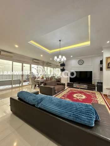 Hot Offer Hunian Premium Ideal dan Luas di Kebayoran Baru, Jakarta Selatan Hot Offer Hunian Premium Ideal dan Luas di Kebayoran Baru, Jakarta Selatan
