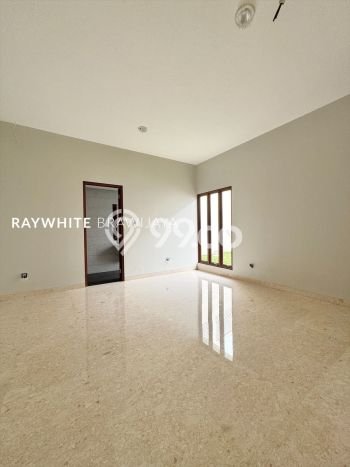 Dijual Rumah Luas Elegan Dengan View Cantik di Ampera, Jakarta Selatan Dijual Rumah Luas Elegan Dengan View Cantik di Ampera, Jakarta Selatan