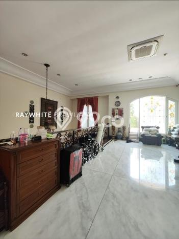 Rumah Siap Huni di Kebayoran Baru, Jakarta Selatan, LT 650m² Bangunan 600m² Rumah Siap Huni di Kebayoran Baru, Jakarta Selatan, LT 650m² Bangunan 600m²