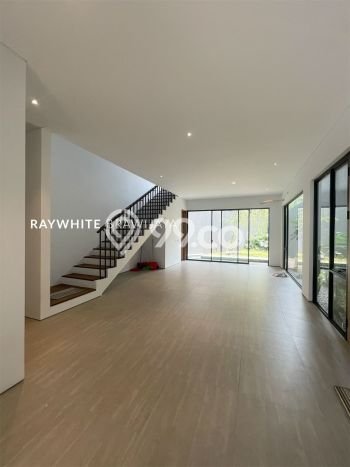 Ready to Use! Luxury House LT 177m2 Desain Elegan di Kemang Ready to Use! Luxury House LT 177m2 Desain Elegan di Kemang