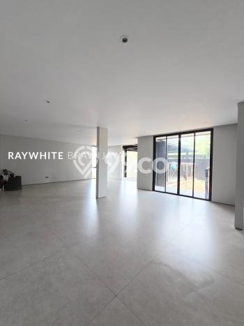 For Sale! Luxury House LT 460m2 Desain Modern di Cinere For Sale! Luxury House LT 460m2 Desain Modern di Cinere
