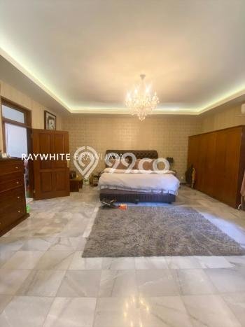 For Sale! Luxury House LT 750m2 Desain Elegan di Gandaria For Sale! Luxury House LT 750m2 Desain Elegan di Gandaria