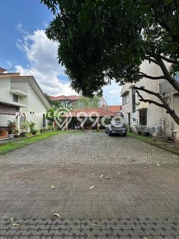 For Sale Tanah Kawasan Kemang, Luas 240m², Area Potensial For Sale Tanah Kawasan Kemang, Luas 240m², Area Potensial