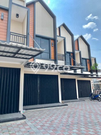 Ruko Bagus LT 91m2 LB 120m2 Dijual di Limo Depok Ruko Bagus LT 91m2 LB 120m2 Dijual di Limo Depok