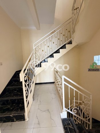 Dijual Rumah 4 Kamar Lokasi Ideal Nyaman dan Strategis di Sawangan Dijual Rumah 4 Kamar Lokasi Ideal Nyaman dan Strategis di Sawangan