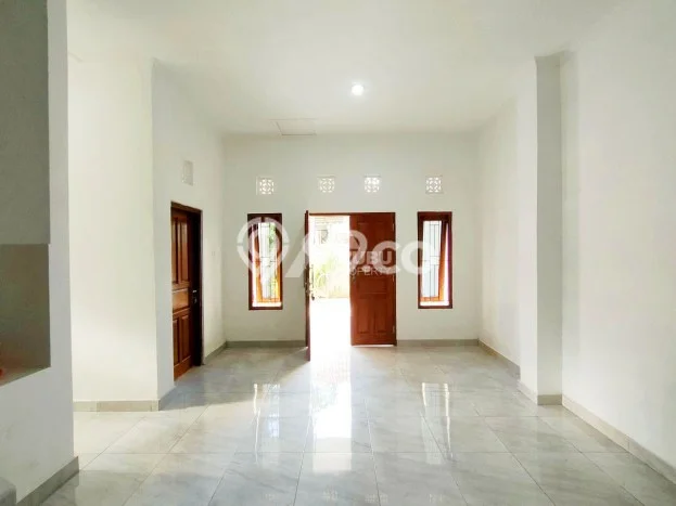 Disewakan! Rumah 5 Kamar Tidur &
5 Kamar Mandi di Renon, Denpasar Disewakan! Rumah 5 Kamar Tidur &
5 Kamar Mandi di Renon, Denpasar