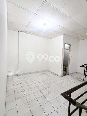 Ruko Disewa di Jakarta Selatan dengan LB 240m2 Area Komersial Ramai Ruko Disewa di Jakarta Selatan dengan LB 240m2 Area Komersial Ramai