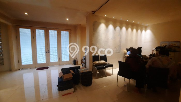 Bisa KPR! Rumah Kemayoran, Jakarta Pusat, LT 180m² Bangunan 300m² Bisa KPR! Rumah Kemayoran, Jakarta Pusat, LT 180m² Bangunan 300m²