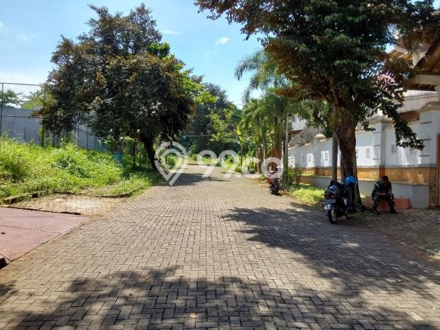 Hunian Mewah LB 350m2 Siap Huni Desain Elegan di Modernland, Tangerang Hunian Mewah LB 350m2 Siap Huni Desain Elegan di Modernland, Tangerang
