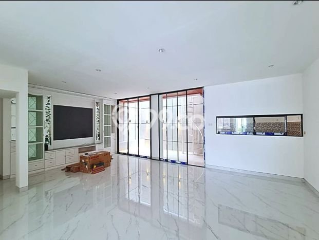 Ready to Use! Premium House LT 200m2 Desain Modern di Muara Karang Ready to Use! Premium House LT 200m2 Desain Modern di Muara Karang