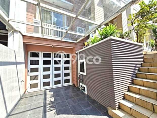 Rumah Elit Modern Tanpa Renovasi di Pantai Indah Kapuk Jakarta Utara Rumah Elit Modern Tanpa Renovasi di Pantai Indah Kapuk Jakarta Utara