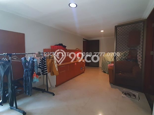 Hunian Mewah LB 288m2 Siap Pakai Desain Elegan di Muara Karang, Jakarta Utara Hunian Mewah LB 288m2 Siap Pakai Desain Elegan di Muara Karang, Jakarta Utara