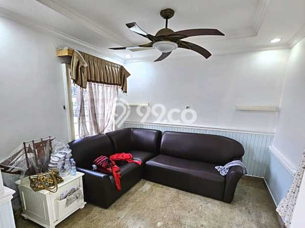 Rumah Elit Modern Tanpa Renovasi di Taman Palem Jakarta Barat Rumah Elit Modern Tanpa Renovasi di Taman Palem Jakarta Barat