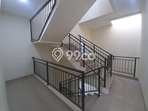 Rumah Elit Modern Tanpa Renovasi di Teluk Gong Jakarta Utara Rumah Elit Modern Tanpa Renovasi di Teluk Gong Jakarta Utara